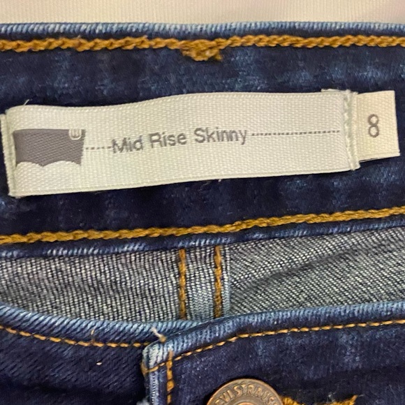 Levi’s Mid Rise Skinny Jeans - Picture 7 of 16